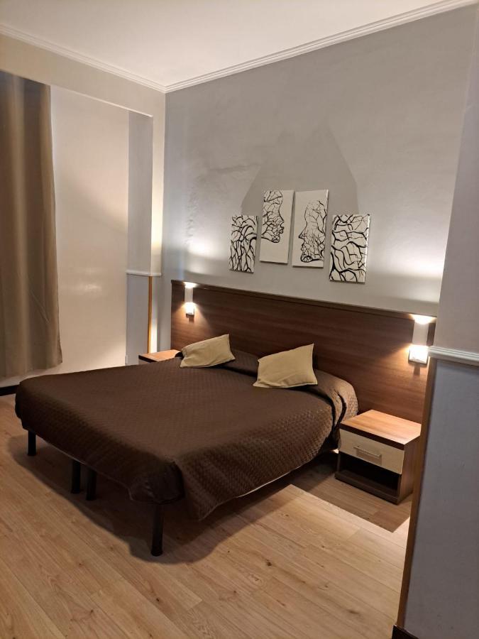 Leone Guest house